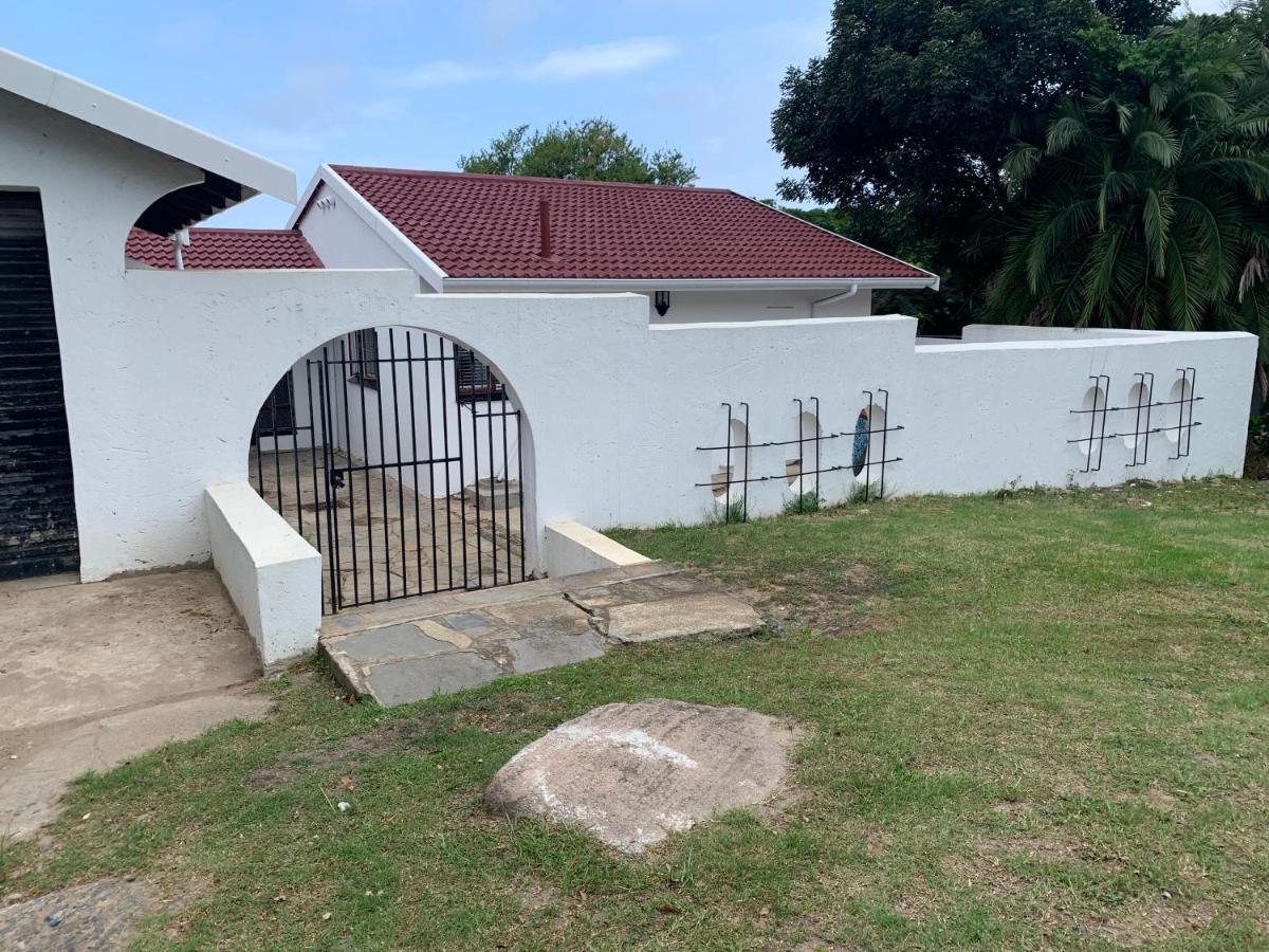 White House Lodge In Scotburgh Scottburgh Extérieur photo